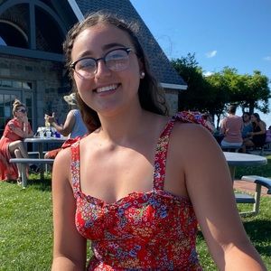 Meet your Posher, Juliana